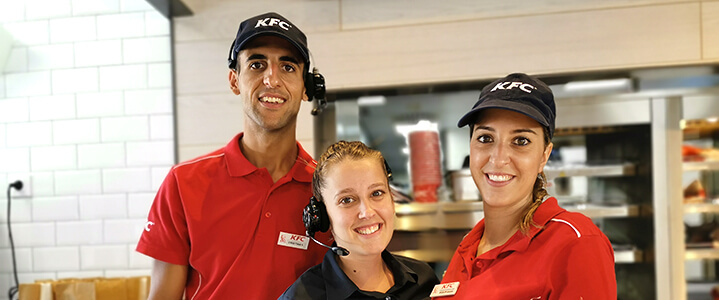 21 alumnos del Curso de Personal de Fast Food logran la inserción laboral de la mano de KFC