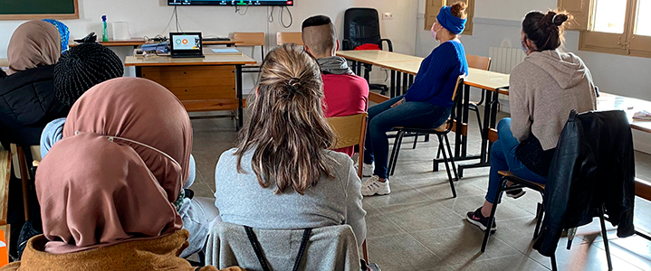 Formación y orientación laboral en una sesión sobre la entrevista de trabajo de Fundación Quiero Trabajo