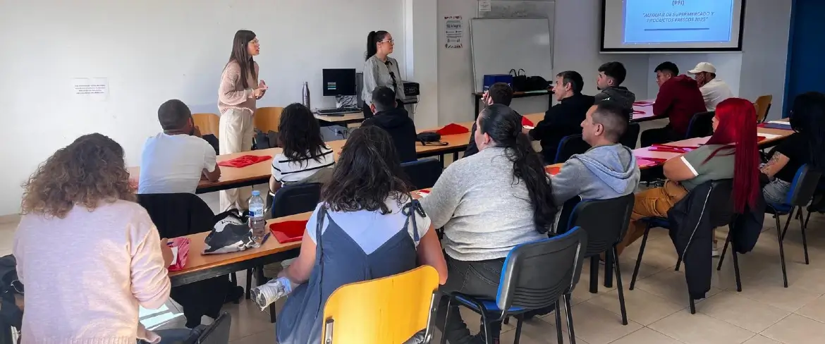Un nuevo curso de formación: un nuevo trampolín del programa Incorpora para facilitar empleos de calidad