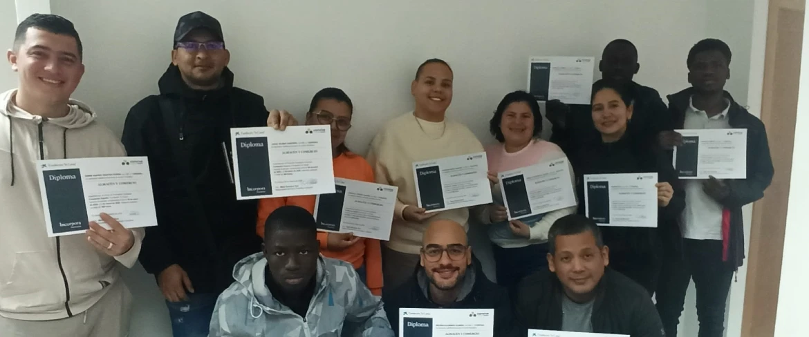 Once personas en situación de vulnerabilidad logran su inserción laboral tras su paso por el Curso de Almacén y Comercio