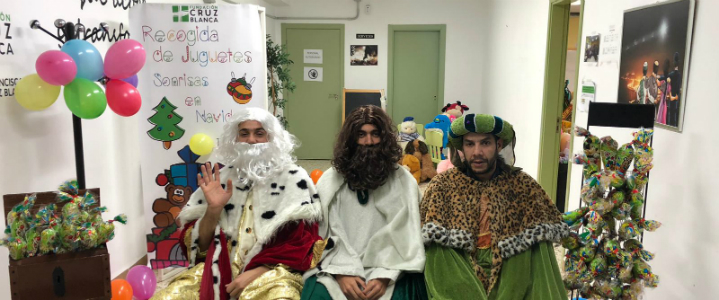 Doce usuarios del programa Reincorpora realizan una recogida solidaria de juguetes en Ceuta